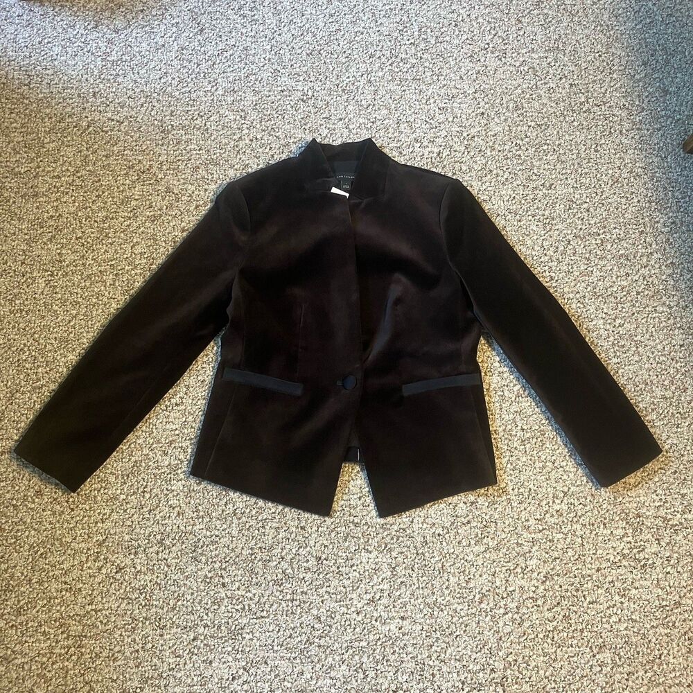 NWT Ann Taylor Womens Velvet Blazer Jacket Size 4 Black Minimalist Office Career